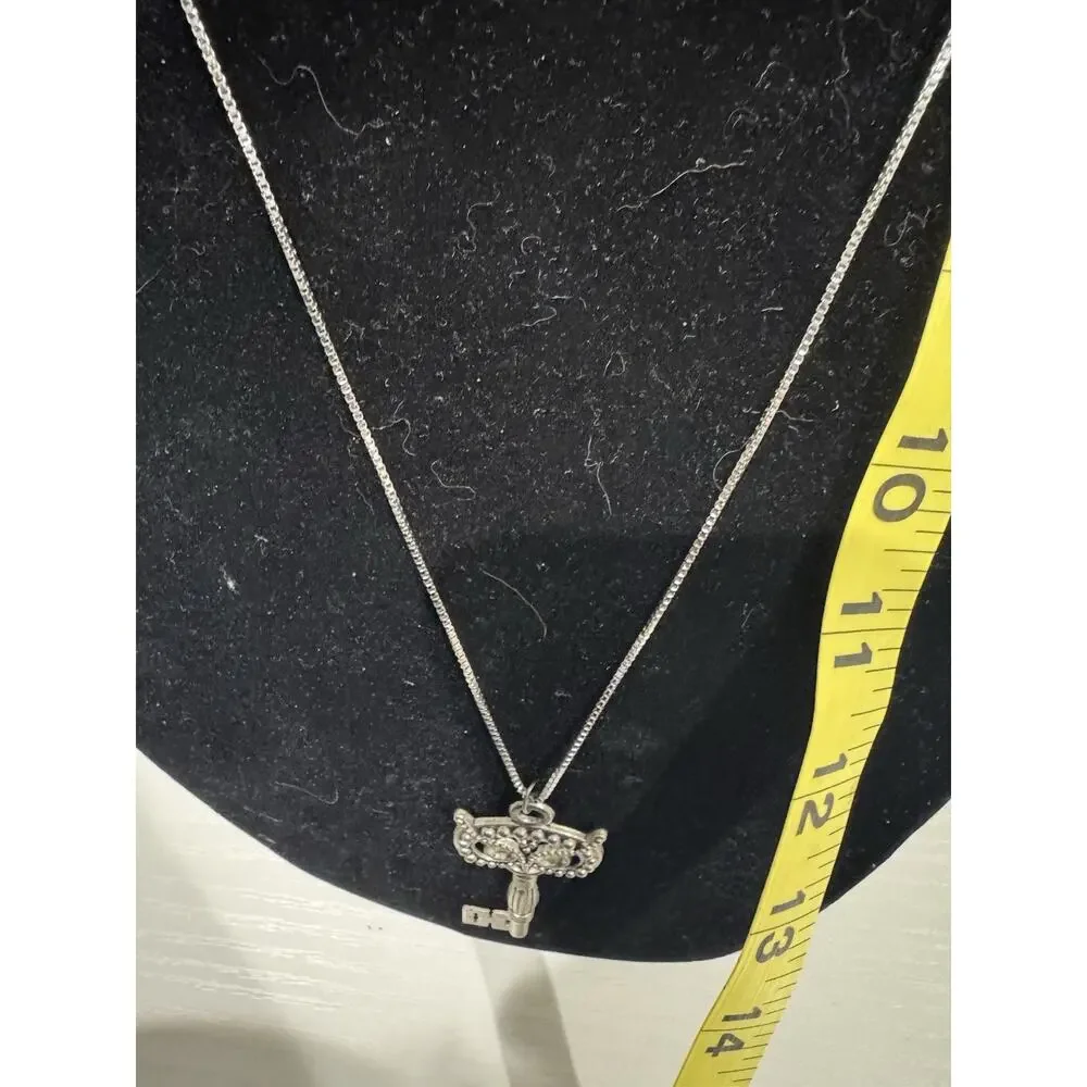 Beautiful Vintage Owl Key Necklace Pendant Gold Tone Chain